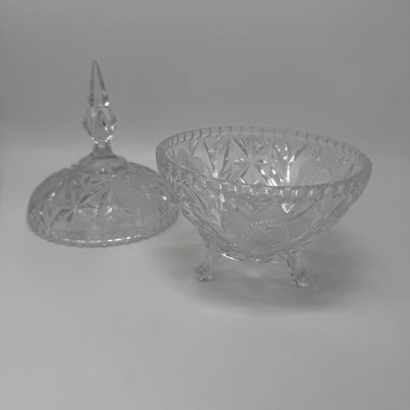 VTG Beautiful Clear Pressed Glass footed Candy dish w/ Spire lid Flower Pattern - Picture 3 of 5